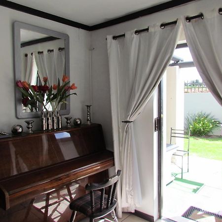Santini Lace Self Catering Unit 플레튼버그 베이 외부 사진
